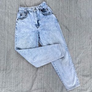 Vintage Levi’s High wasted light wash made in the USA denim jeans